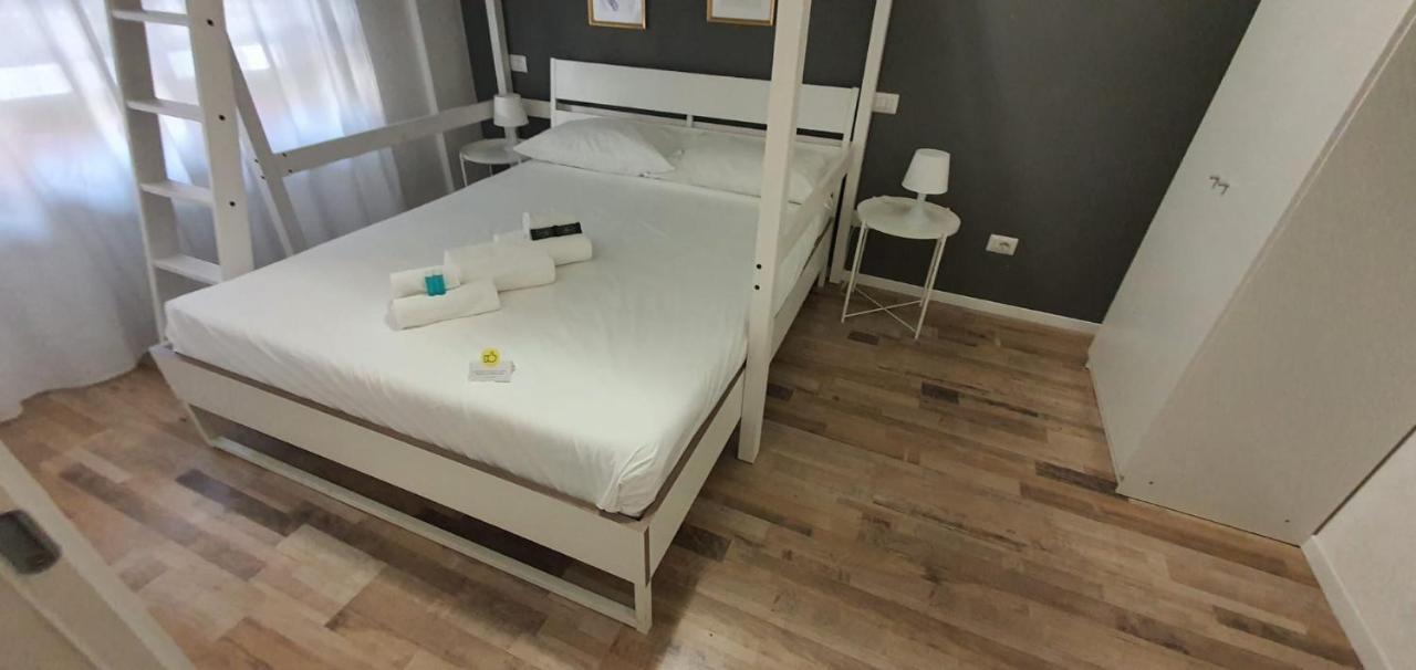 Apartment Paruta 65 Milan Bagian luar foto