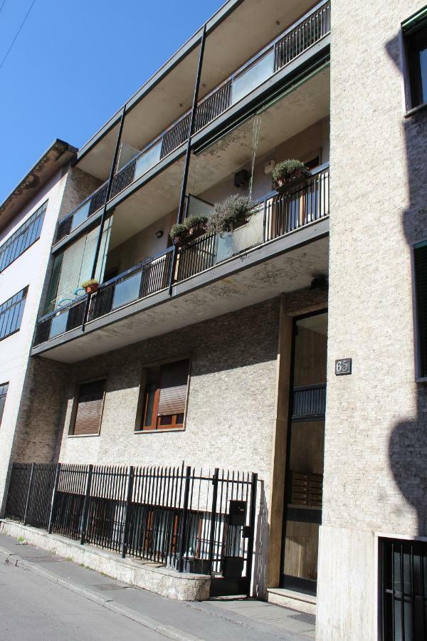 Apartment Paruta 65 Milan Bagian luar foto