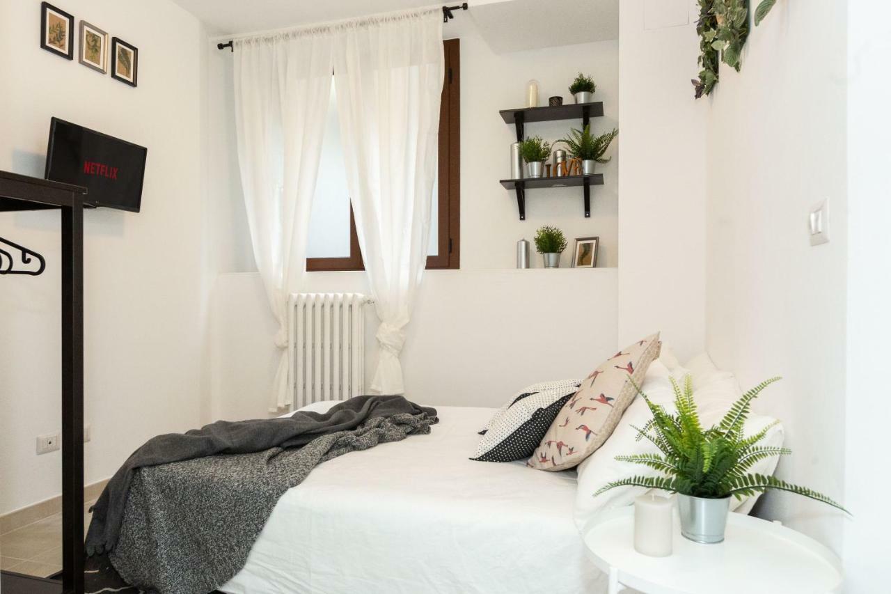 Apartment Paruta 65 Milan Bagian luar foto
