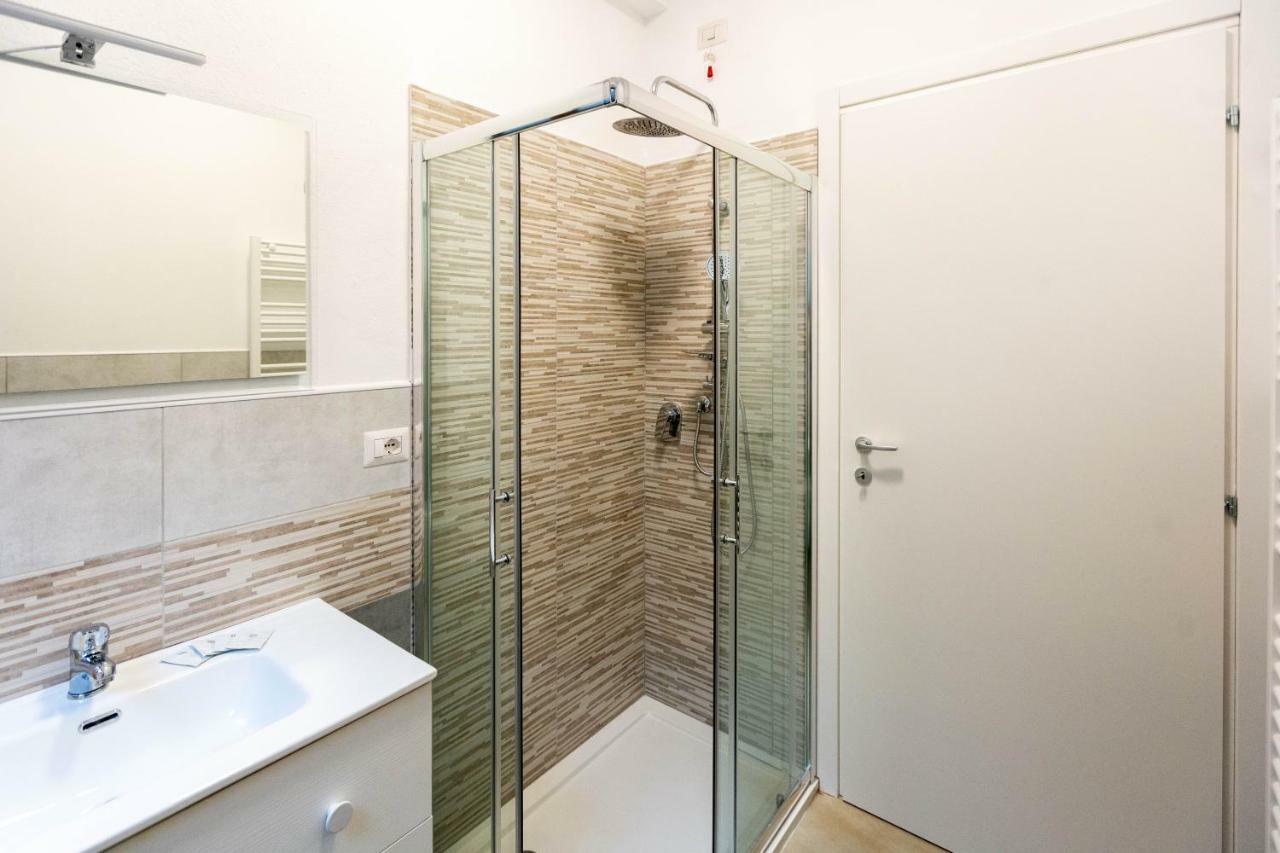 Apartment Paruta 65 Milan Bagian luar foto
