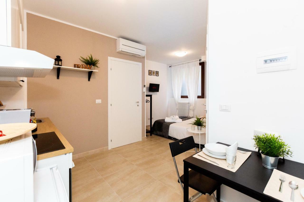 Apartment Paruta 65 Milan Bagian luar foto